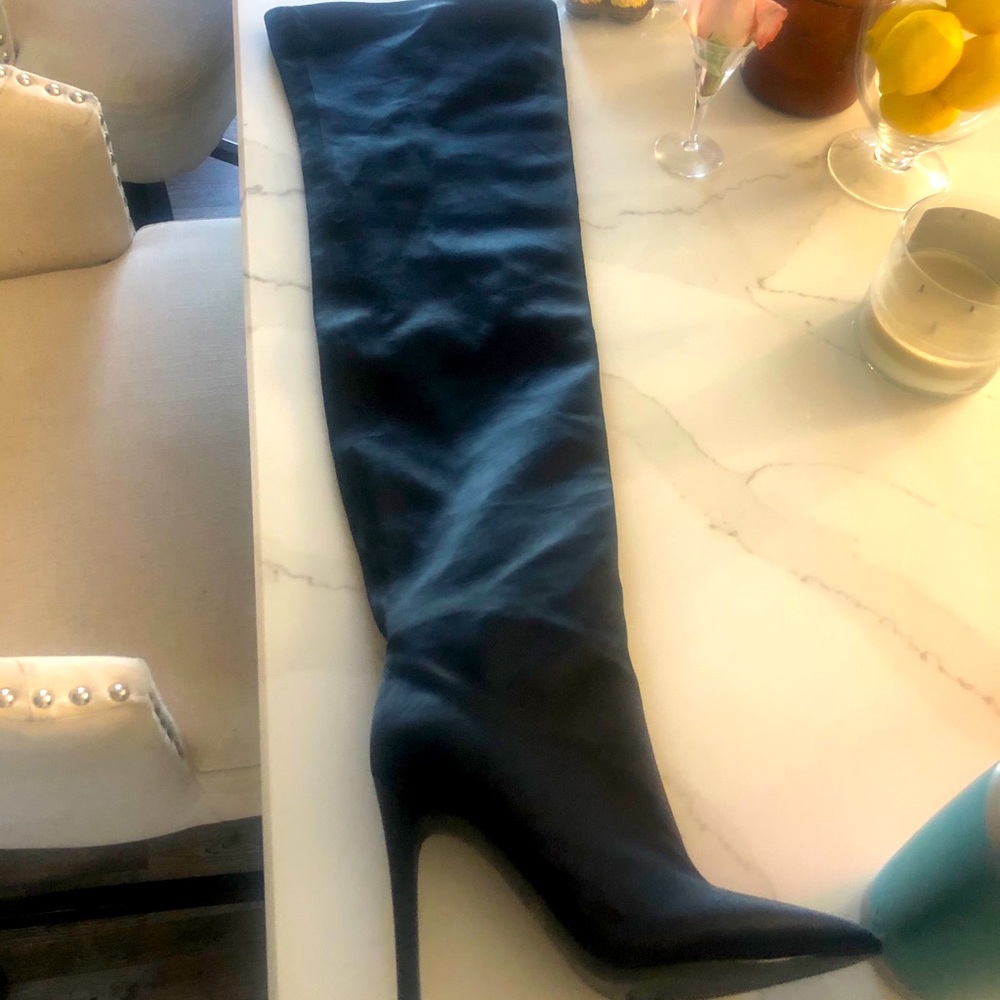 Kendall and Kylie Thigh-high boots never worn